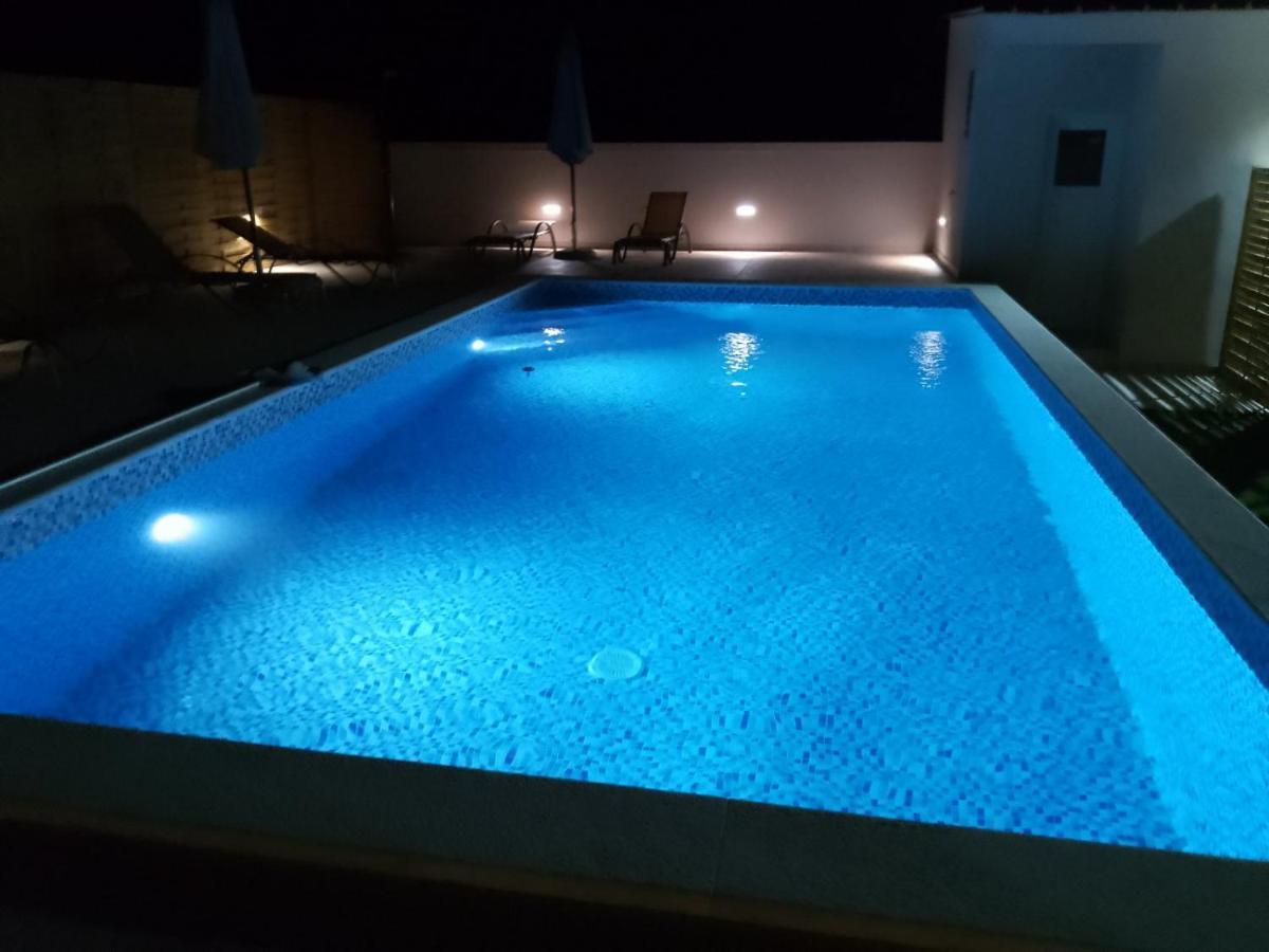 Apartment Debora Sa Privatnim Bazenom