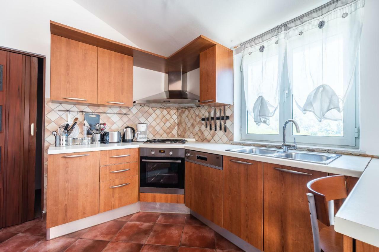 Debora Sa Privatnim Bazenom Apartment *